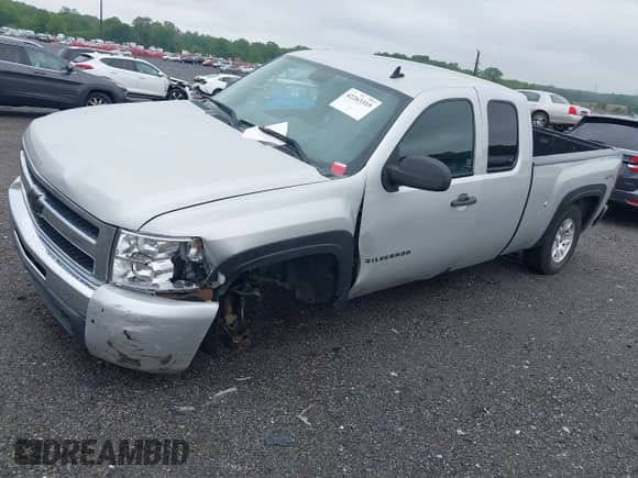 2010 Chevrolet Silverado 1500 LT with VIN 1GCSKSEA1AZ103926, listed as a IAAI auction lot 42263315 with 261,373 mi miles and . Bid and sale history available at DreamBid. Image 17.