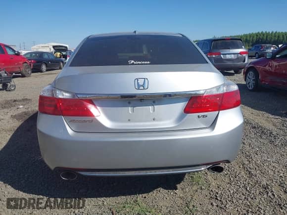 2015 Honda Accord EX-L с VIN 1HGCR3F85FA020900, выставлен на аукционе IAAI как лот 42784447 с пробегом 111 565 миль миль и . История ставок и продаж доступна на DreamBid. Изображение 17.