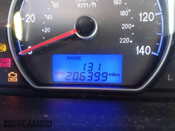 2008 Hyundai Elantra GLS z VIN KMHDU46DX8U492723, wystawiony jako IAAI lot #43373207 z przebiegiem 206 399 mil mil oraz . Historia ofert i sprzedaży dostępna na DreamBid. Obrazek 7.