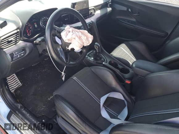 2021 Hyundai Veloster z VIN KMHT36AH2MU009000, wystawiony jako Copart lot #51254095 z przebiegiem 77 268 mil mil oraz Szkoda całkowita • Salvage title. Historia ofert i sprzedaży dostępna na DreamBid. Obrazek 8.