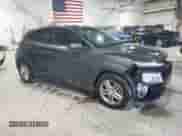 2018 Hyundai Kona SE z VIN KM8K12AA0JU073898, wystawiony jako Copart lot #69858725 z przebiegiem 65 696 mil mil oraz Szkoda całkowita • Salvage title. Historia ofert i sprzedaży dostępna na DreamBid. Obrazek 4.