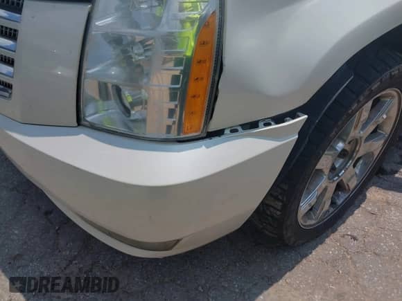 2011 Cadillac Escalade Premium с VIN 1GYS4CEF2BR128390, выставлен на аукционе IAAI как лот 42664621 с пробегом 320 270 миль миль и . История ставок и продаж доступна на DreamBid. Изображение 6.