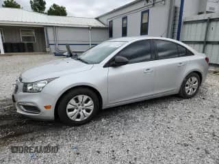 2015 Chevrolet Cruze LS with VIN 1G1PB5SH1F7137448, listed as a Copart auction lot 70142395 with 61,585 mi miles and Clean title. Bid and sale history available at DreamBid. Image 1.