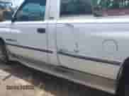 1994 Dodge 1500 z VIN 1B7HC16YXRS728049, wystawiony jako IAAI lot #42449949 z przebiegiem 132 493 mil mil oraz . Historia ofert i sprzedaży dostępna na DreamBid. Obrazek 6.