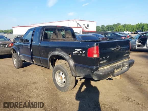 2000 Chevrolet S-10 LS ZR2 с VIN 1GCCT19W4Y8242093, выставлен на аукционе IAAI как лот 42665970 с пробегом 173 161 миль миль и . История ставок и продаж доступна на DreamBid. Изображение 3.