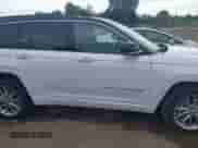 2024 Jeep Grand Cherokee Summit Reserve with VIN 1C4RJYE6XR8534038, listed as a IAAI auction lot 43097175 with 10,642 mi miles and . Bid and sale history available at DreamBid. Image 13.