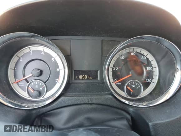 2013 Dodge Grand Caravan SXT with VIN 2C4RDGCG4DR695057, listed as a Copart auction lot 86211605 with 110,581 mi miles and Salvage title. Bid and sale history available at DreamBid. Image 9.