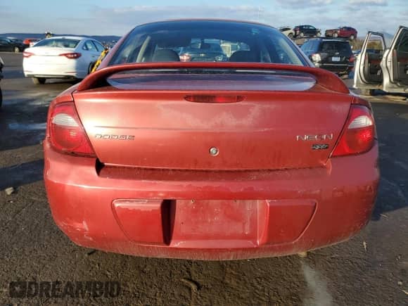 2005 Dodge Neon SXT z VIN 1B3ES56C85D201998, wystawiony jako Copart lot #44602775 z przebiegiem 117 651 mil mil oraz Szkoda całkowita • Salvage title. Historia ofert i sprzedaży dostępna na DreamBid. Obrazek 6.
