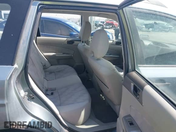 2010 Subaru Forester X с VIN JF2SH6BC2AH911916, выставлен на аукционе IAAI как лот 42666407 с пробегом 72 743 миль миль и . История ставок и продаж доступна на DreamBid. Изображение 8.