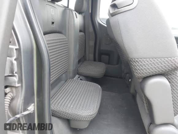 2007 Nissan Frontier SE z VIN 1N6AD06U57C401794, wystawiony jako IAAI lot #42486012 z przebiegiem 254 007 mil mil oraz . Historia ofert i sprzedaży dostępna na DreamBid. Obrazek 8.