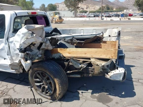 2009 Chevrolet Colorado 2LT with VIN 1GCDT19E798157522, listed as a IAAI auction lot 42802989 with 131,099 mi miles and . Bid and sale history available at DreamBid. Image 6.