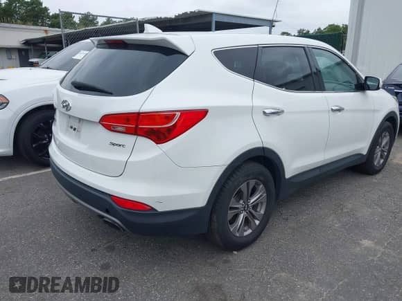 2016 Hyundai Santa Fe с VIN 5XYZT3LB5GG335983, выставлен на аукционе IAAI как лот 43254740 с пробегом 143 806 миль миль и . История ставок и продаж доступна на DreamBid. Изображение 4.