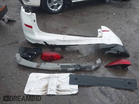 2021 Hyundai Tucson SEL z VIN KM8J33AL6MU402928, wystawiony jako IAAI lot #43105643 z przebiegiem 52 078 mil mil oraz . Historia ofert i sprzedaży dostępna na DreamBid. Obrazek 12.