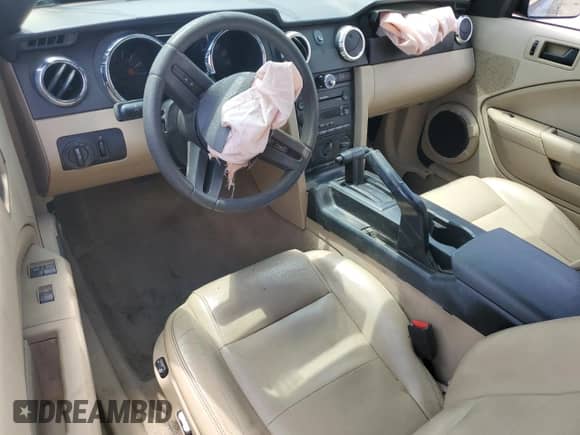 2005 Ford Mustang Deluxe с VIN 1ZVFT84N655207439, выставлен на аукционе Copart как лот 56136855 с пробегом Не указан миль и Списание • Salvage title. История ставок и продаж доступна на DreamBid. Изображение 8.