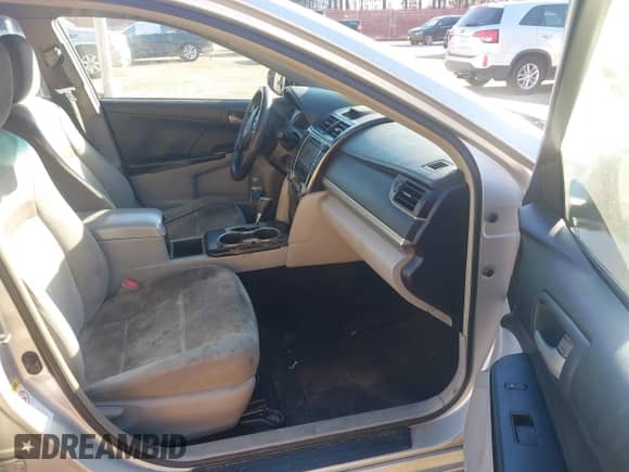 2014 Toyota Camry L with VIN 4T4BF1FK2ER440325, listed as a IAAI auction lot 41423301 with 271,563 mi miles and . Bid and sale history available at DreamBid. Image 5.