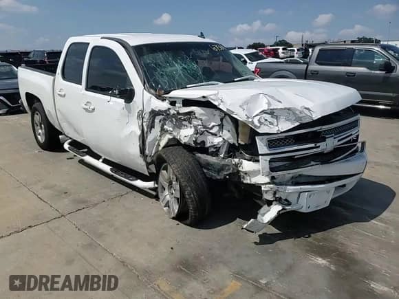 2007 Chevrolet Silverado 1500 2LT with VIN 3GCEC13J77G520256, listed as a Copart auction lot 67581115 with Not provided miles and Salvage title. Bid and sale history available at DreamBid. Image 14.