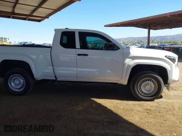 2025 Toyota Tacoma SR with VIN 3TYJDAHN6ST036567, listed as a IAAI auction lot 43283195 with 349 mi miles and . Bid and sale history available at DreamBid. Image 13.