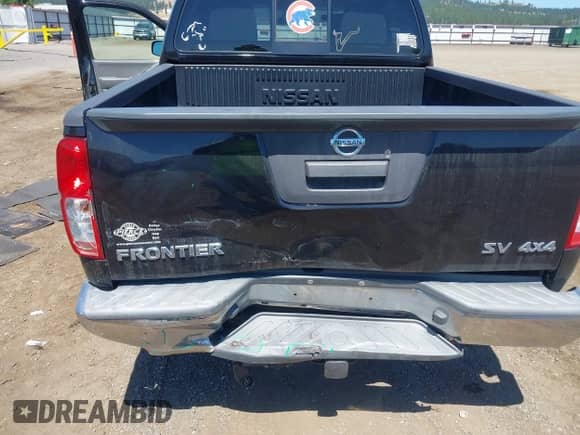 2017 Nissan Frontier Pro-4X z VIN 1N6AD0EV1HN733442, wystawiony jako IAAI lot #42646495 z przebiegiem 80 124 mil mil oraz . Historia ofert i sprzedaży dostępna na DreamBid. Obrazek 6.