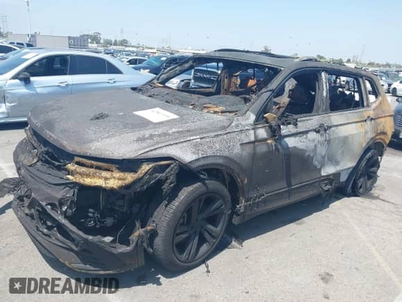 2024 Volkswagen Tiguan SE R-Line Black с VIN 3VVCB7AX3RM194238, выставлен на аукционе IAAI как лот 42507191 с пробегом Не указан миль и . История ставок и продаж доступна на DreamBid. Изображение 2.