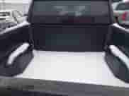 2024 Toyota Tacoma SR5 z VIN 3TMKB5FN3RM004833, wystawiony jako IAAI lot #41580572 z przebiegiem 7 039 mil mil oraz . Historia ofert i sprzedaży dostępna na DreamBid. Obrazek 17.