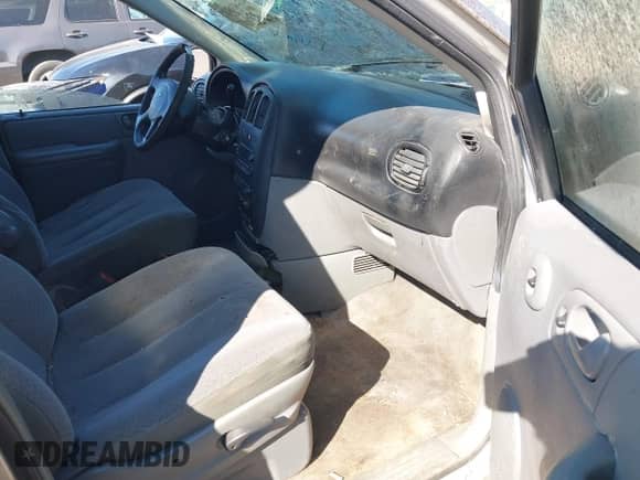 2006 Dodge Caravan SE with VIN 1D4GP25R66B541681, listed as a IAAI auction lot 43443829 with Not provided miles and . Bid and sale history available at DreamBid. Image 5.