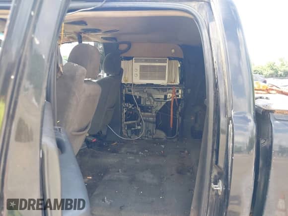 2005 Chevrolet Silverado 1500 LS с VIN 2GCEK13T651111756, выставлен на аукционе IAAI как лот 42392901 с пробегом 200 208 миль миль и . История ставок и продаж доступна на DreamBid. Изображение 8.