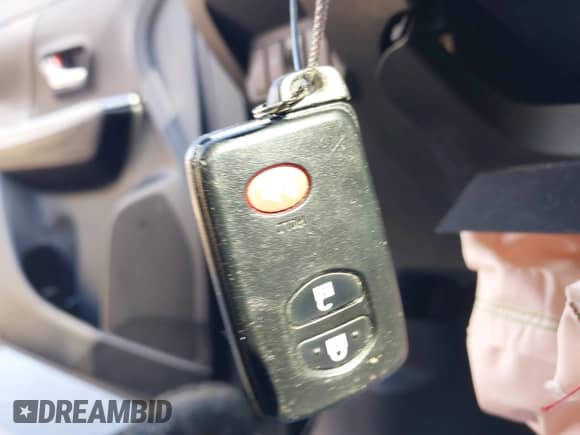 2016 Toyota Prius Two z VIN JTDZN3EU4GJ053830, wystawiony jako IAAI lot #41676084 z przebiegiem Nie podano mil oraz . Historia ofert i sprzedaży dostępna na DreamBid. Obrazek 11.