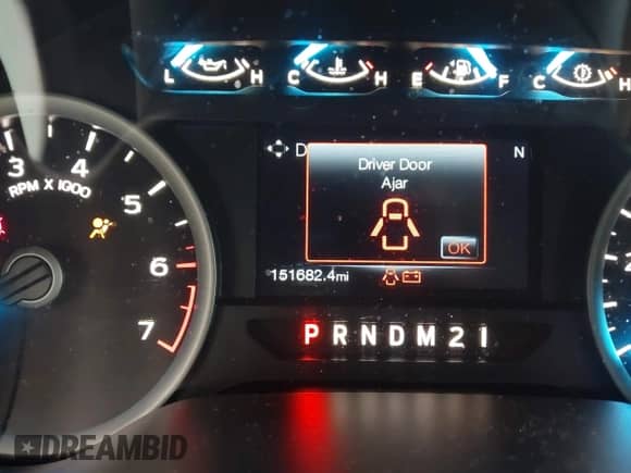 2017 Ford F-150 XL z VIN 1FTFX1EF8HKD70511, wystawiony jako IAAI lot #43022454 z przebiegiem 151 682 mil mil oraz . Historia ofert i sprzedaży dostępna na DreamBid. Obrazek 15.