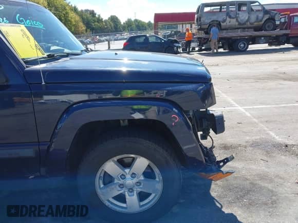 2006 Jeep Commander with VIN 1J8HG48K86C170554, listed as a IAAI auction lot 43344014 with 185,755 mi miles and . Bid and sale history available at DreamBid. Image 16.