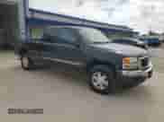 2005 GMC Sierra 1500 SLT z VIN 2GTEK19B751222394, wystawiony jako Copart lot #81972925 z przebiegiem 224 349 mil mil oraz Czysty tytuł • Clean title. Historia ofert i sprzedaży dostępna na DreamBid. Obrazek 4.