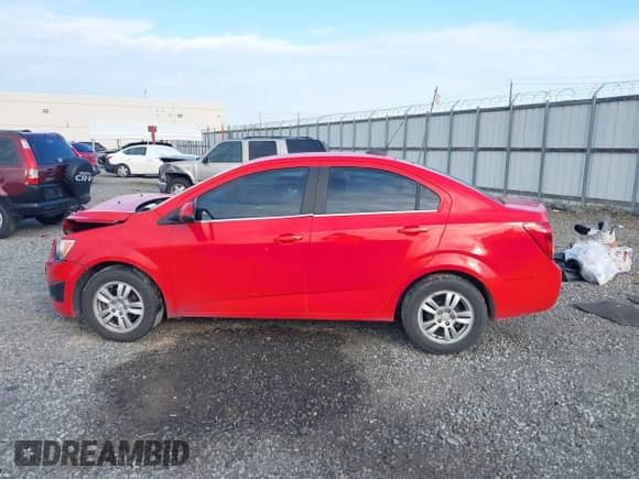 2015 Chevrolet Sonic LT с VIN 1G1JC5SB9F4160539, выставлен на аукционе IAAI как лот 42661958 с пробегом 54 540 миль миль и . История ставок и продаж доступна на DreamBid. Изображение 14.
