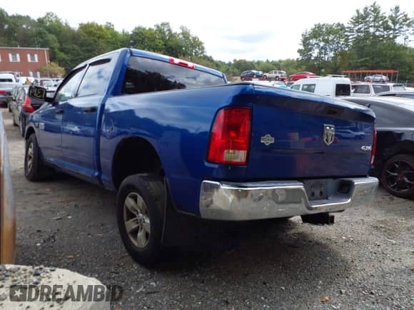 2015 Ram 1500 Express with VIN 3C6RR7KT6FG640688, listed as a IAAI auction lot 43196380 with 160,754 mi miles and . Bid and sale history available at DreamBid. Image 3.