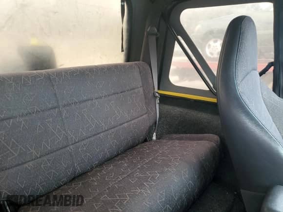 2001 Jeep Wrangler SE with VIN 1J4FA29P61P350948, listed as a Copart auction lot 90279745 with 105,585 mi miles and Clean title. Bid and sale history available at DreamBid. Image 11.