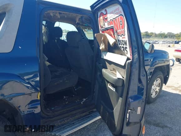 2002 Chevrolet Avalanche с VIN 3GNEC13TX2G147733, выставлен на аукционе IAAI как лот 43434105 с пробегом 262 351 миль миль и . История ставок и продаж доступна на DreamBid. Изображение 8.