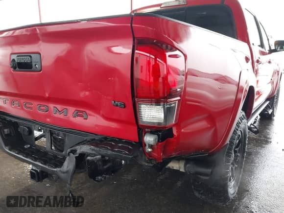 2022 Toyota Tacoma SR5 with VIN 3TMAZ5CN4NM192333, listed as a IAAI auction lot 42640119 with 41,195 mi miles and . Bid and sale history available at DreamBid. Image 6.