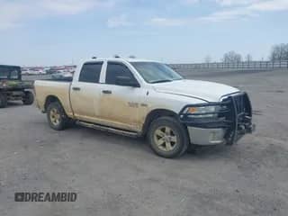 2013 Ram 1500 Express z VIN 1C6RR7KT1DS697466, wystawiony jako IAAI lot #41618033 z przebiegiem 190 541 mil mil oraz . Historia ofert i sprzedaży dostępna na DreamBid. Obrazek 1.