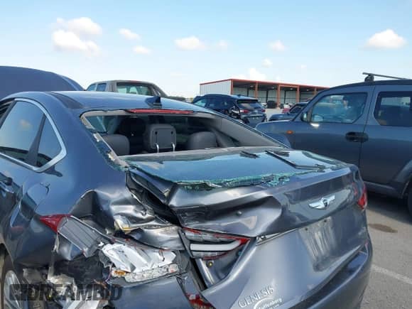 2016 Hyundai Genesis 3.8L с VIN KMHGN4JE1GU117098, выставлен на аукционе IAAI как лот 43041380 с пробегом 128 542 миль миль и . История ставок и продаж доступна на DreamBid. Изображение 18.