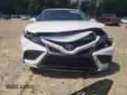2023 Toyota Camry SE z VIN 4T1G11AK8PU740718, wystawiony jako Copart lot #80496065 z przebiegiem 41 903 mil mil oraz Szkoda całkowita • Salvage title. Historia ofert i sprzedaży dostępna na DreamBid. Obrazek 5.