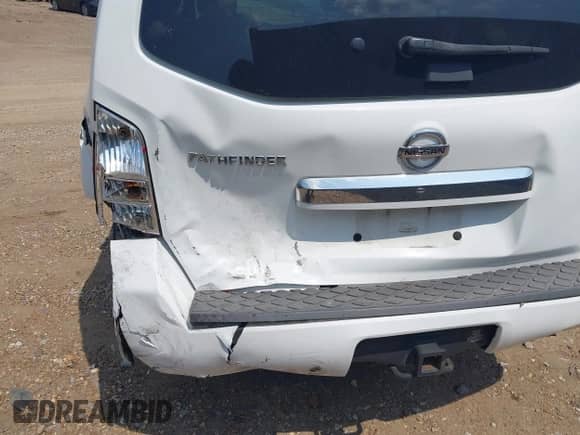 2012 Nissan Pathfinder Silver Edition z VIN 5N1AR1NNXCC632166, wystawiony jako IAAI lot #43206625 z przebiegiem 128 384 mil mil oraz . Historia ofert i sprzedaży dostępna na DreamBid. Obrazek 13.