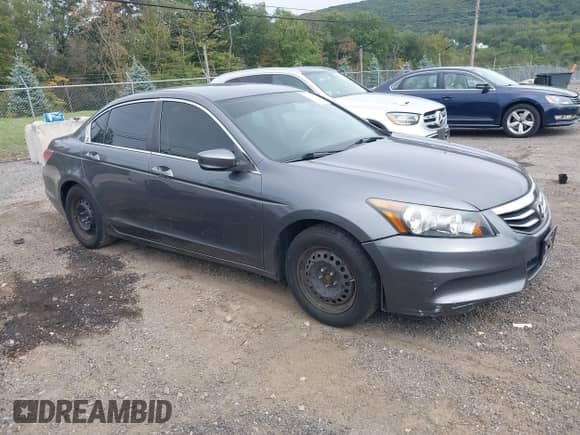 2012 Honda Accord LX z VIN 1HGCP2F32CA205664, wystawiony jako IAAI lot #43173202 z przebiegiem 120 727 mil mil oraz . Historia ofert i sprzedaży dostępna na DreamBid. Obrazek 1.