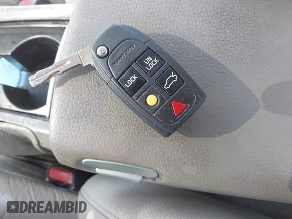 2005 Volvo S60 с VIN YV1RS592452432485, выставлен на аукционе IAAI как лот 42663011 с пробегом 177 739 миль миль и . История ставок и продаж доступна на DreamBid. Изображение 11.