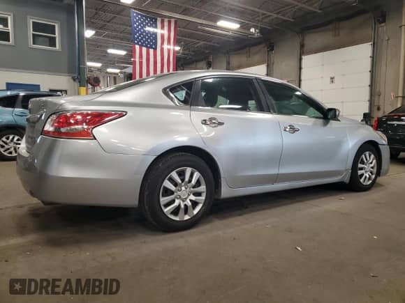 2015 Nissan Altima SV с VIN 1N4AL3AP1FC584995, выставлен на аукционе Copart как лот 81796005 с пробегом 136 012 миль миль и Списание • Salvage title. История ставок и продаж доступна на DreamBid. Изображение 3.