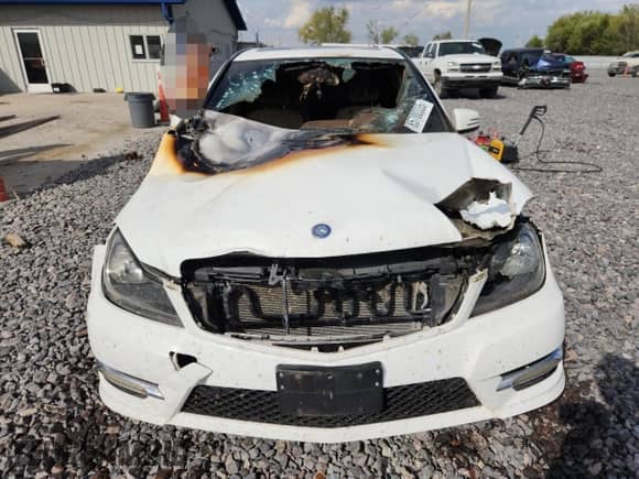 2014 Mercedes-Benz C 300 Sport with VIN WDDGF8AB7ER325152, listed as a Copart auction lot 85700335 with Not provided miles and Non repairable. Bid and sale history available at DreamBid. Image 5.