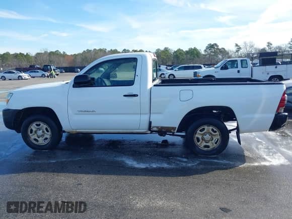 2010 Toyota Tacoma with VIN 5TENX4CN8AZ678464, listed as a IAAI auction lot 41552440 with 262,004 mi miles and . Bid and sale history available at DreamBid. Image 14.
