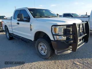 2019 Ford F-250 XL z VIN 1FT7X2B6XKED85547, wystawiony jako IAAI lot #43143284 z przebiegiem 166 738 mil mil oraz . Historia ofert i sprzedaży dostępna na DreamBid. Obrazek 1.