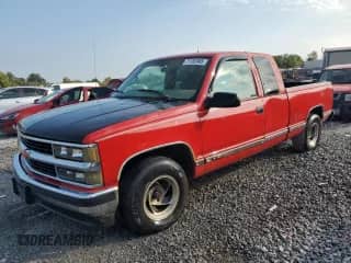 1997 Chevrolet Silverado 1500 with VIN 2GCEC19W7V1114454, listed as a Copart auction lot 71182465 with 212,935 mi miles and Salvage title. Bid and sale history available at DreamBid. Image 1.