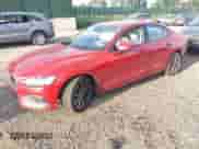 2019 Volvo S60 Momentum z VIN 7JR102FK7KG001330, wystawiony jako IAAI lot #42768151 z przebiegiem 65 076 mil mil oraz . Historia ofert i sprzedaży dostępna na DreamBid. Obrazek 2.