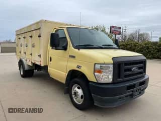 2021 Ford Econoline Cargo с VIN 1FDXE4FN8MDC34245, выставлен на аукционе Copart как лот 85696365 с пробегом 70 916 миль миль и Чистый • Clean title. История ставок и продаж доступна на DreamBid. Изображение 1.