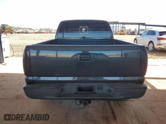 2003 GMC Sierra 1500 SLE z VIN 2GTEC19V831300489, wystawiony jako Copart lot #82320705 z przebiegiem 146 528 mil mil oraz Szkoda całkowita • Salvage title. Historia ofert i sprzedaży dostępna na DreamBid. Obrazek 6.