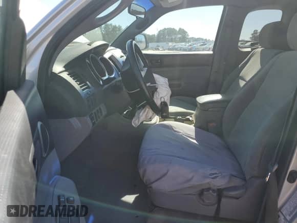 2006 Toyota Tacoma с VIN 5TEUU42N86Z285013, выставлен на аукционе Copart как лот 85072785 с пробегом 172 162 миль миль и Списание • Salvage title. История ставок и продаж доступна на DreamBid. Изображение 7.